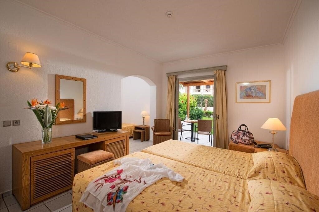 Фото Annabelle Beach Resort 5*