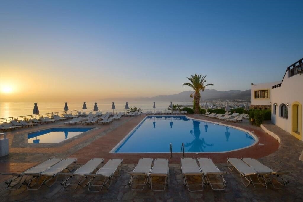 Отель Hersonissos Village Hotel & Bungalows (ex. Hersonissos Village Hotel and Bungalows) 4*