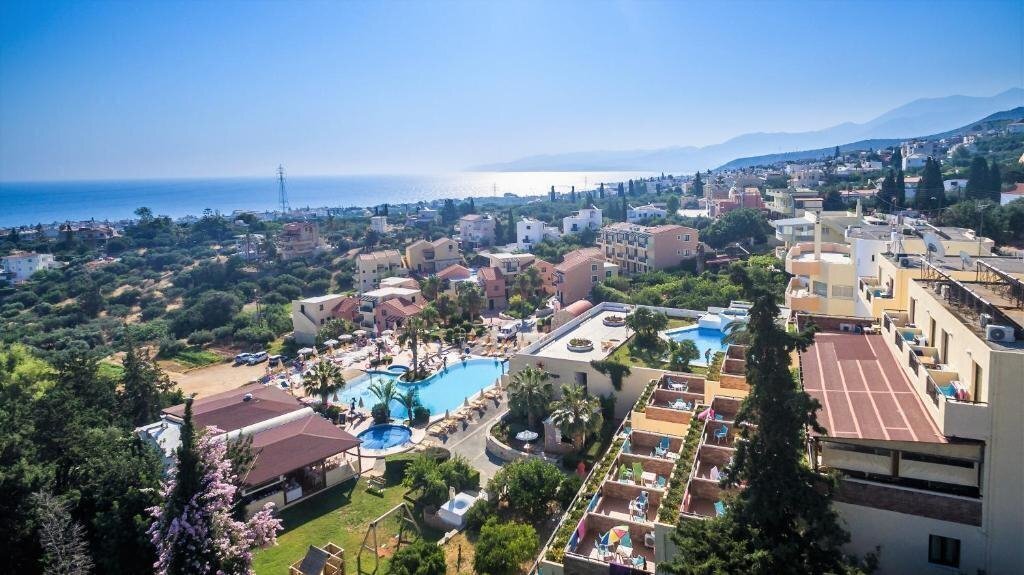 Фотография Asterias Village Apartments 4*