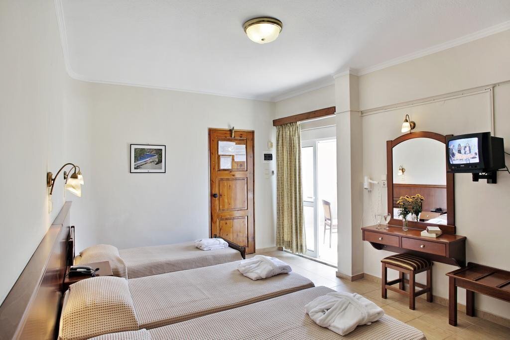 Отель Arkadia Hotel-Apartments 3*