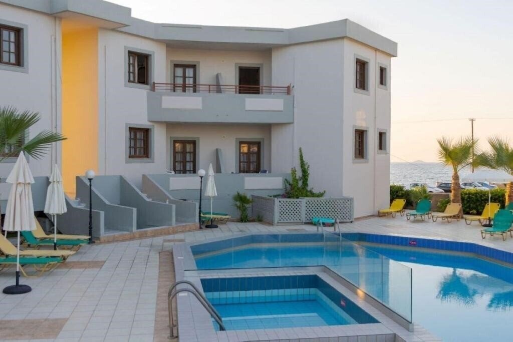 Отель John Mary Apartments 2*