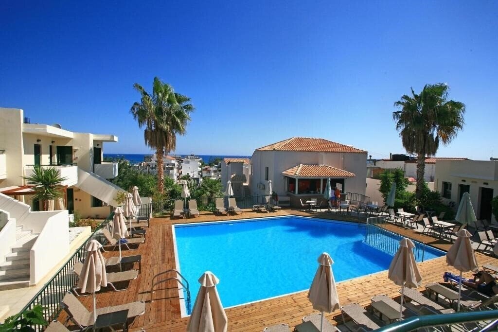Отель Katrin Suites 4*
