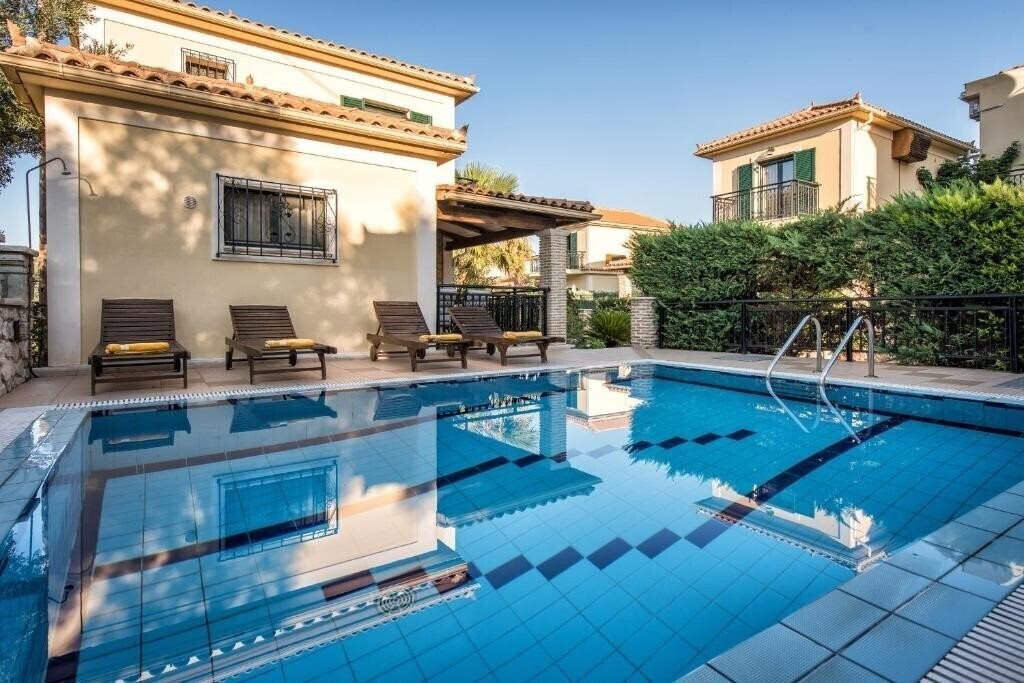 Отель Kookis Village 3*