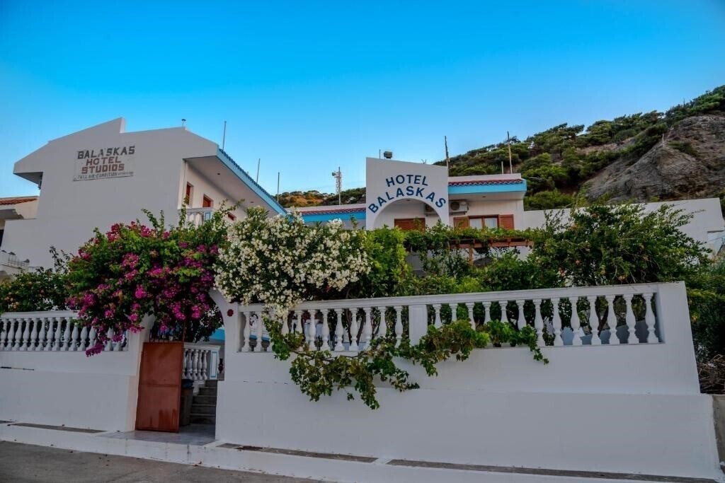 Отель Balaskas Hotel 2*