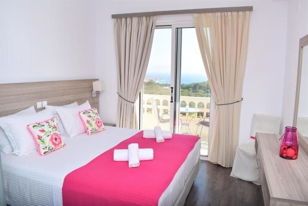 Отель Lefkorama 3*