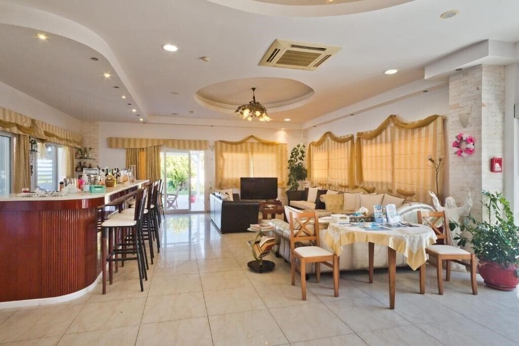 Изображение Royal Beach Resort 4*