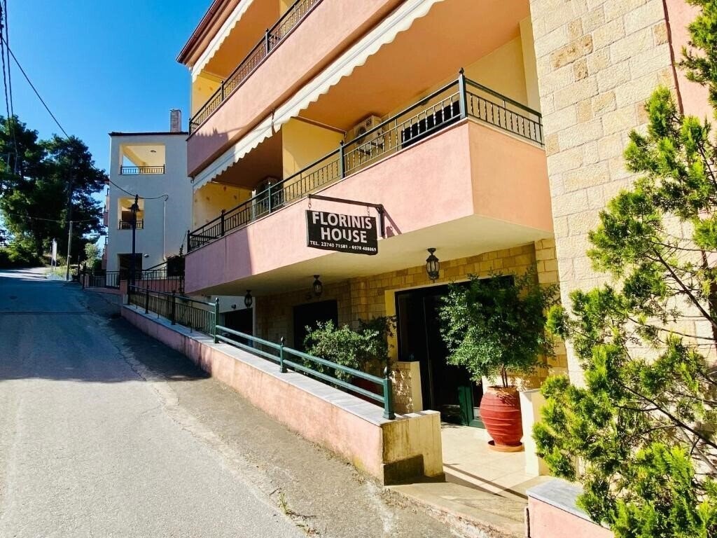 Отель Florinis House апартаменты