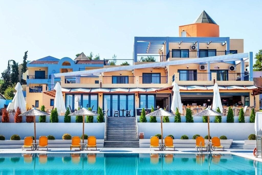 Отель Atrium 3*