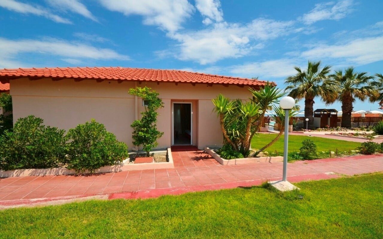 Фото Hotel Soussouras 3*