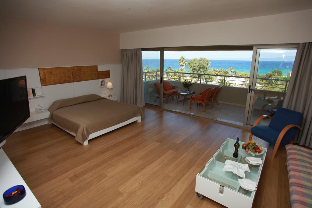 Отель Kassandra Palace 5*