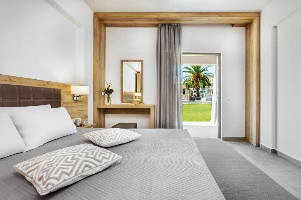 Фотография Iris Hotel 2*