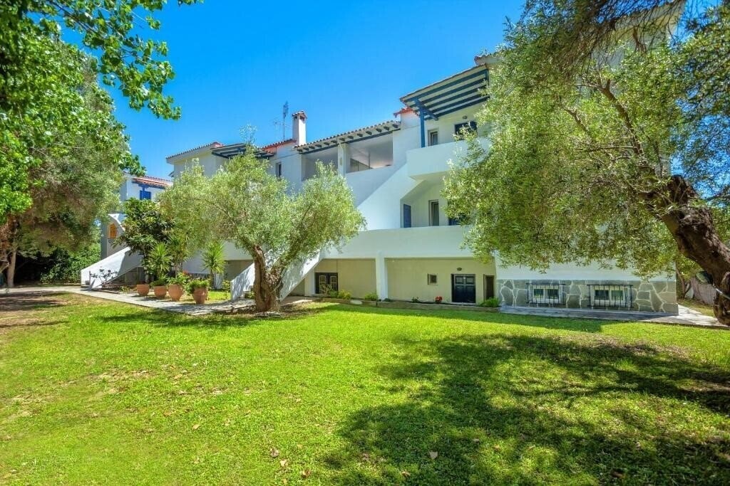 Фото Xenios Faros Apartments 2*