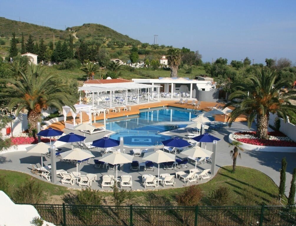 Отель Ioli Village Hotel Apartments 3*