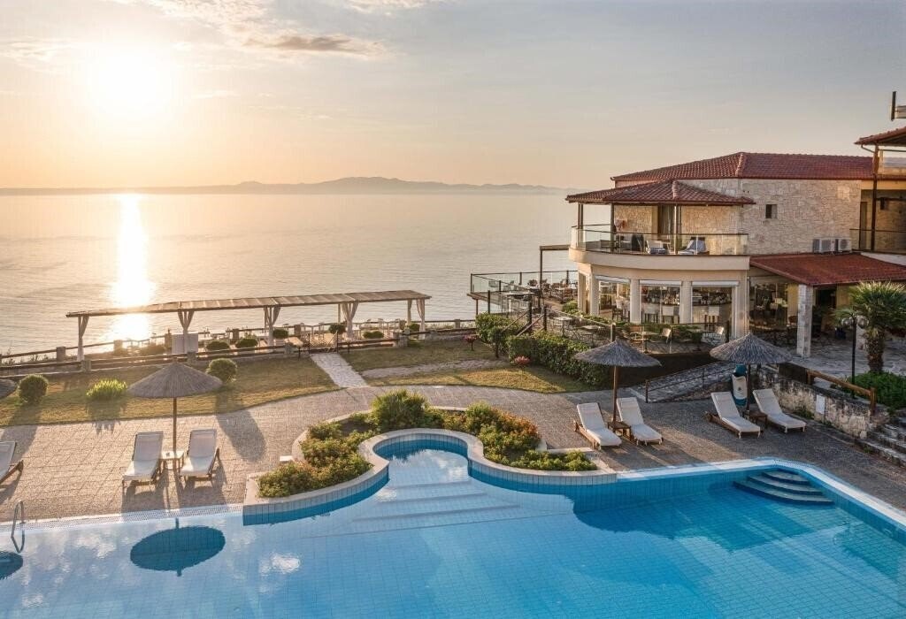 Отель Blue Bay Hotel 4*