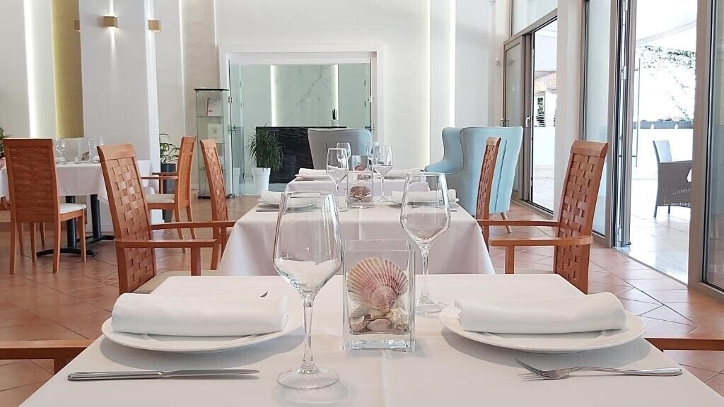 Отель Akrogiali Exclusive Hotel 3*