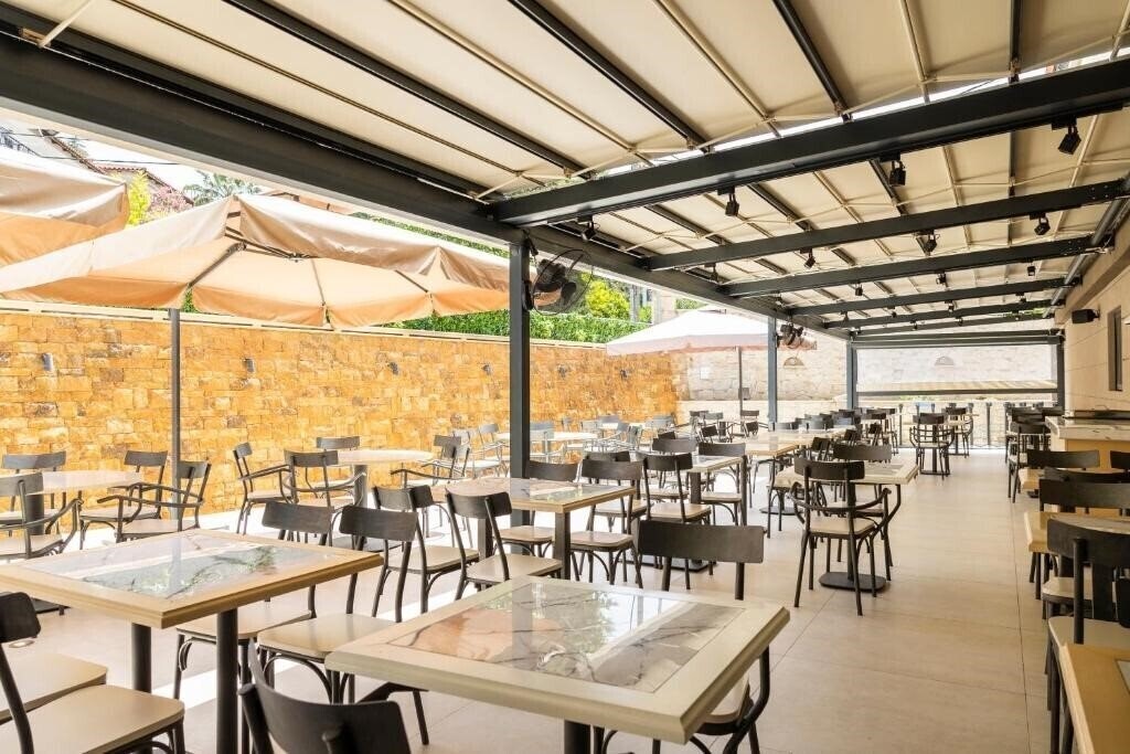 Изображение Royal Hotel & Suites (ex. Royal Hotel) 4*