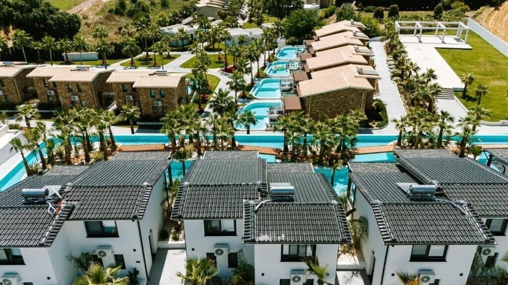 Отель Kallithea Village 3*