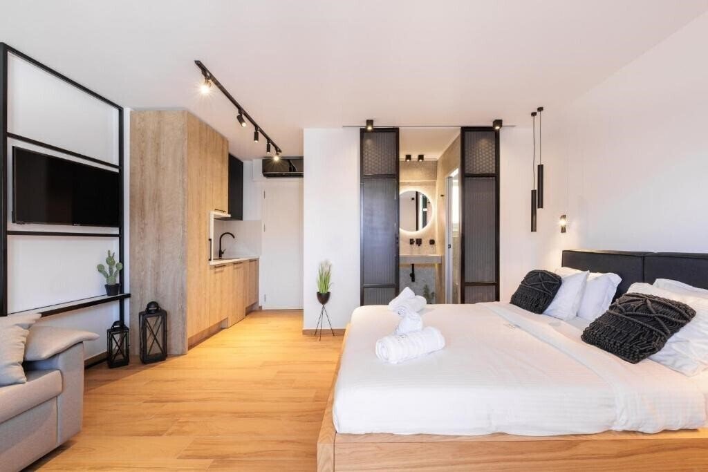 Отель Kentro Luxury Suites 4*