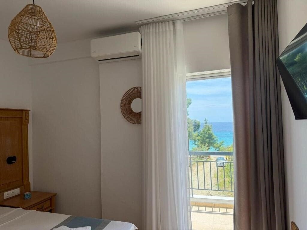 Картинка MeThea SeaView Apartments by Greek Pride 3*