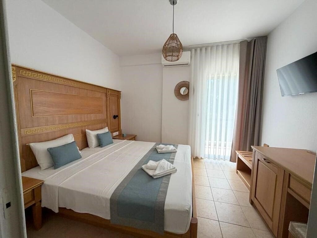 Отель MeThea SeaView Apartments by Greek Pride 3*