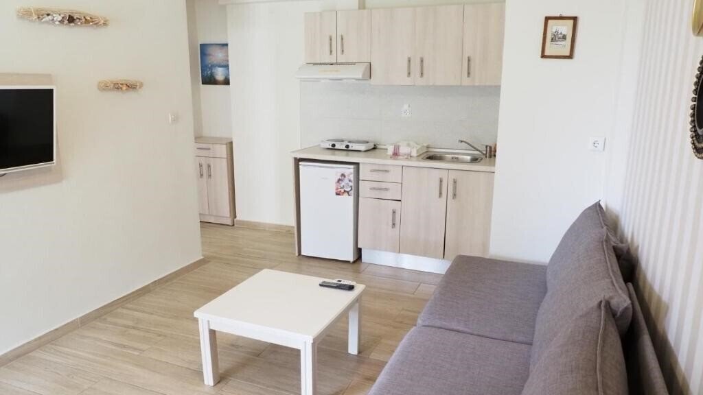 Изображение Leonidas Studio Apartments 3*