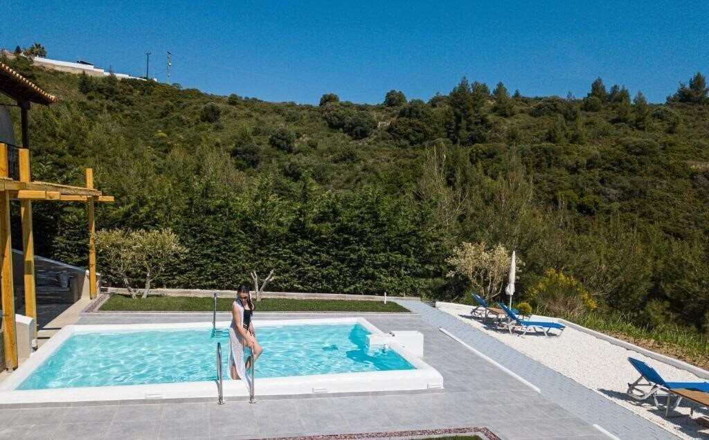 Фотография Koumaros Aparthotel Agia Paraskevi 3*