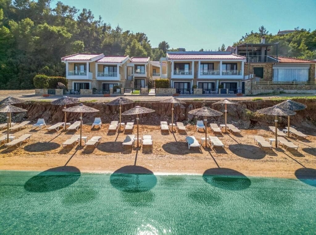 Отель Elpiniki Luxury Apartments 3*