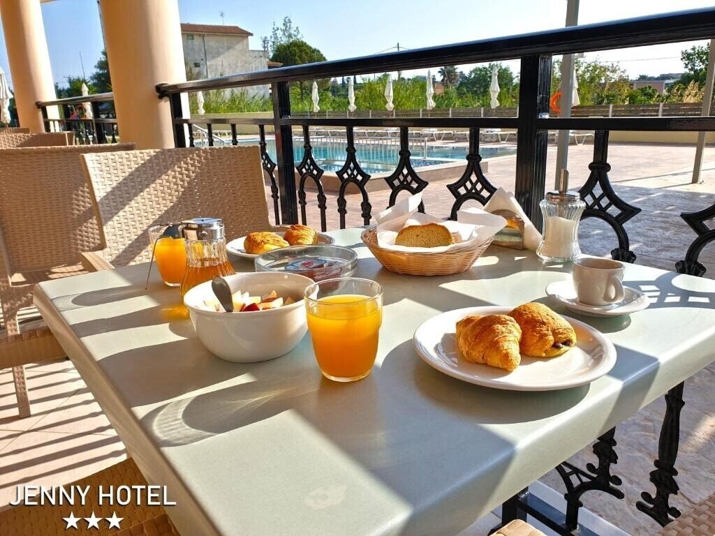 Фото Jenny Hotel 3*
