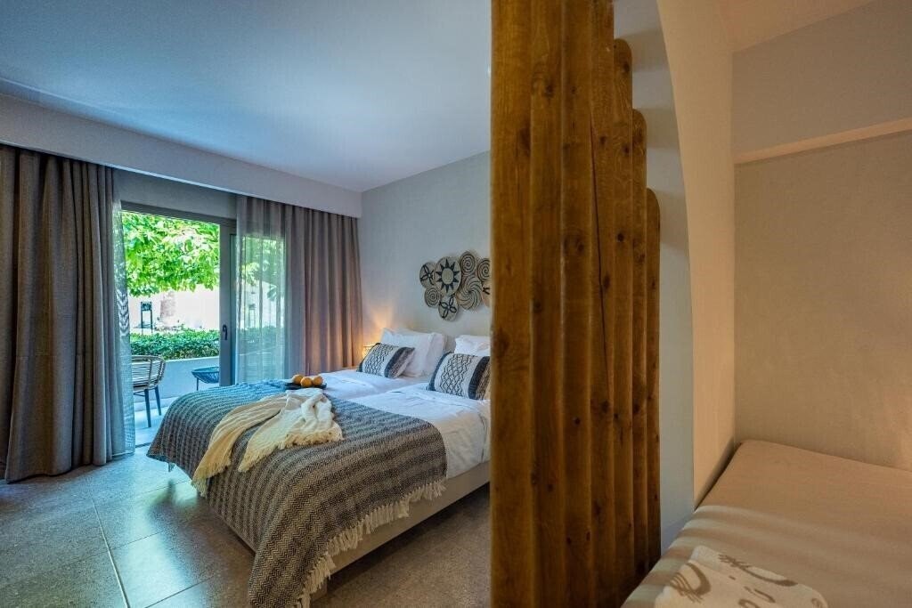 Картинка Eliros Mare 4*