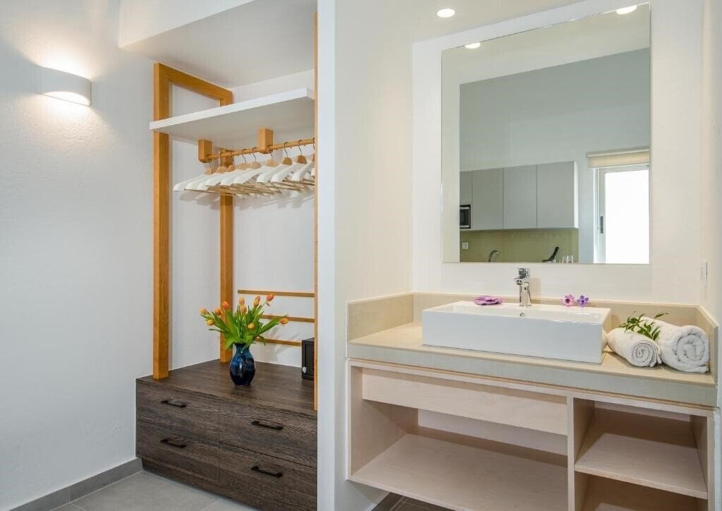 Фотография Lotus Hotel Apartments 4*