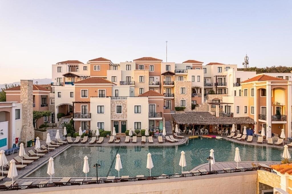 Отель Atlantica Caldera Village 4*