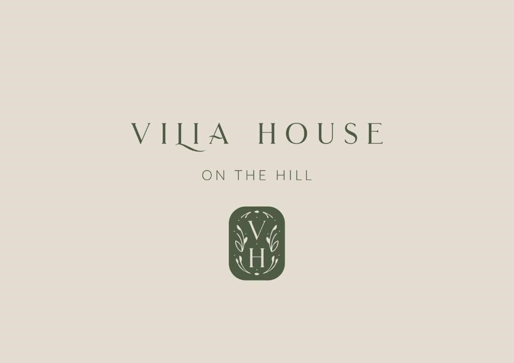 Отель Vilia House On The Hill 4*
