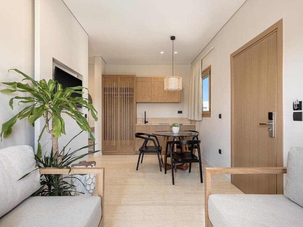 Фотография Esperides Beach Hotel Apartments 3*