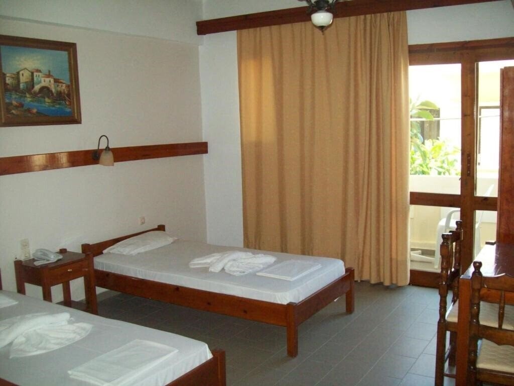 Отель Kato Stalos Beach 2*