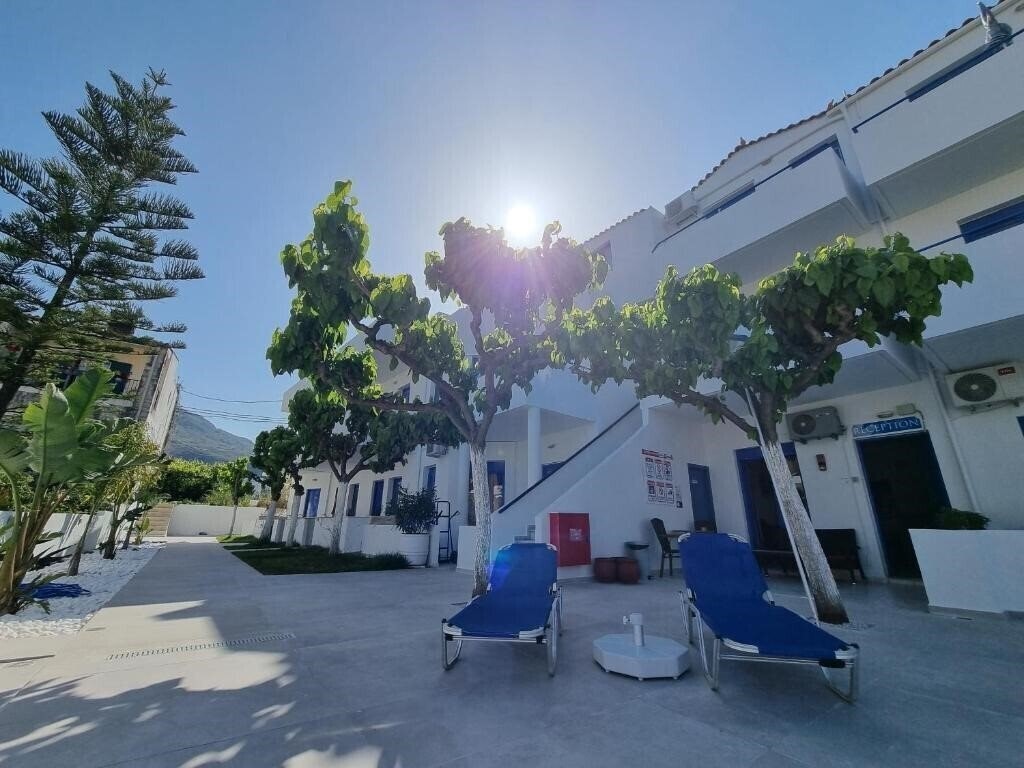 Картинка Leonidas Studios & Apartments 3*