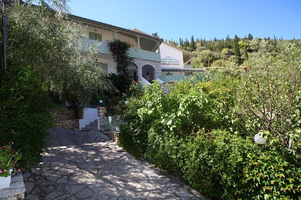 Отель Kalypso Hotel 2*