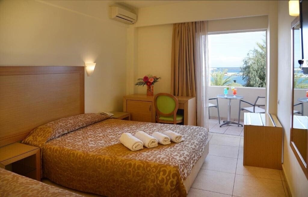 Фото Itanos Hotel 3*