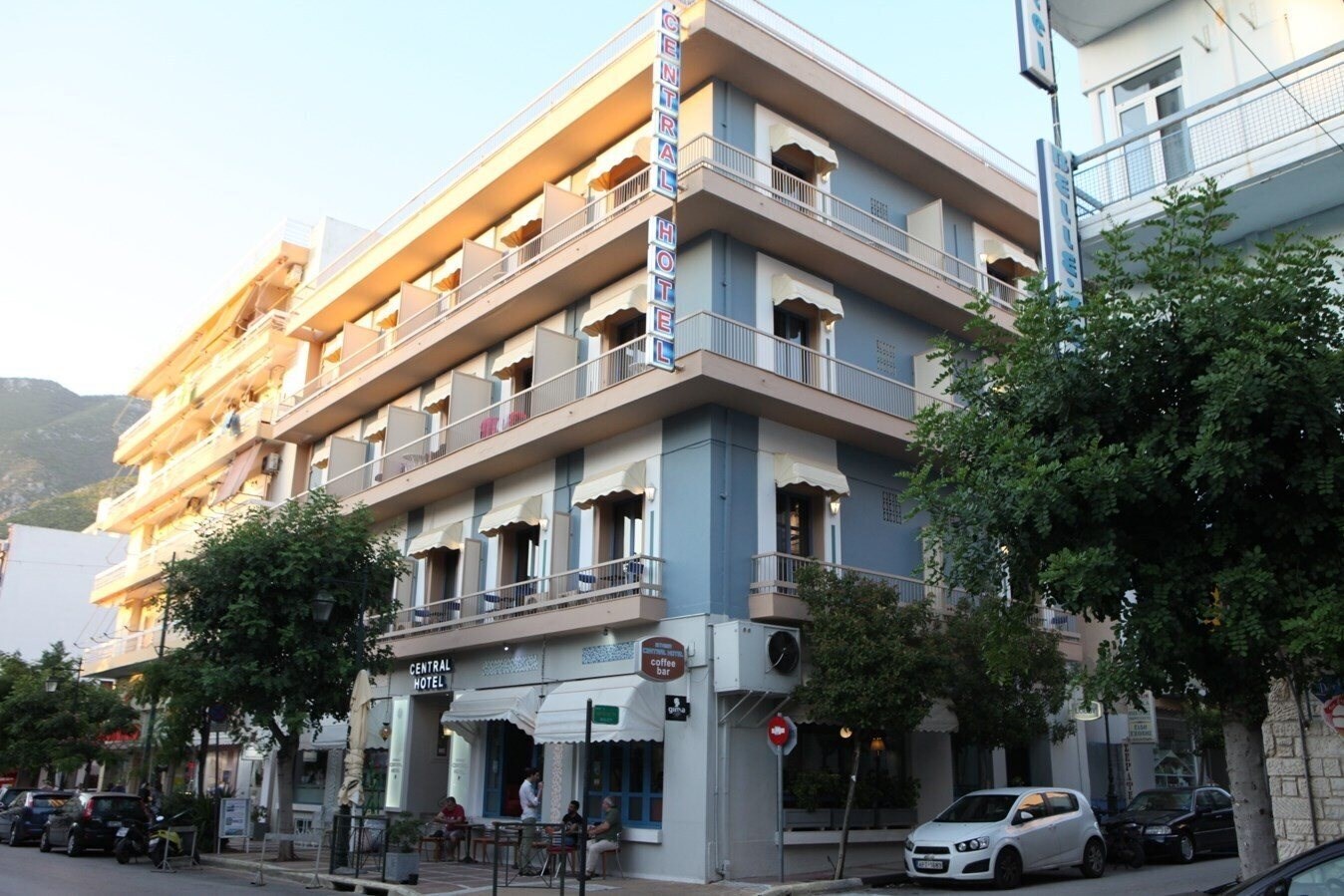 Отель Central 3*