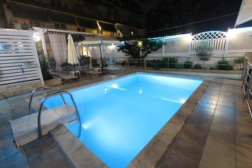 Отель Mallas Hotel 3*