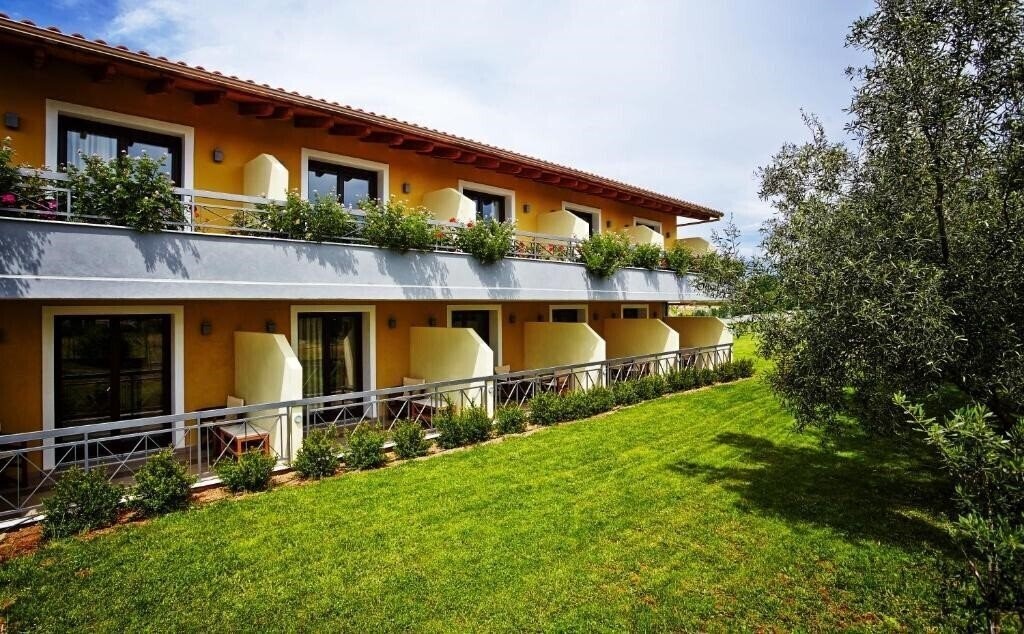 Картинка Miramare Hotel (Eretria) 4*
