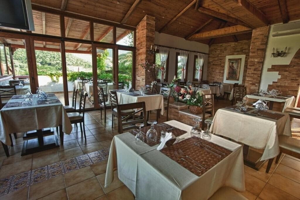 Картинка Castello Rosso 3*