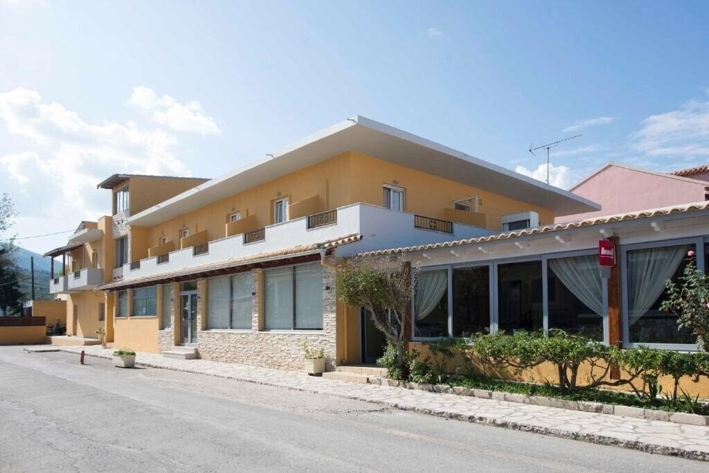 Изображение Kormoranos Beach Hotel 2*