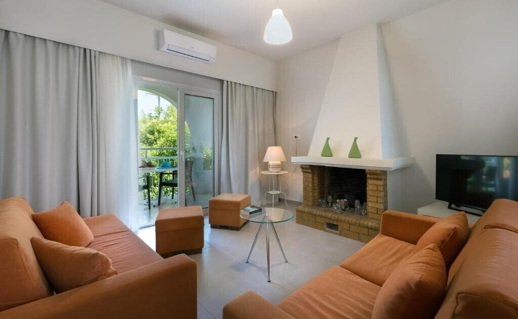 Фото Acharavi Beach Hotel 4*