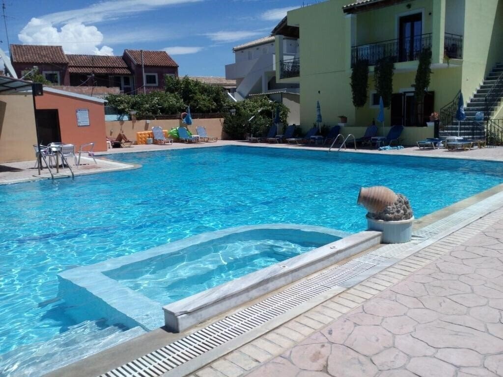 Изображение Amadeus Hawaii Studios & Apartments 2*