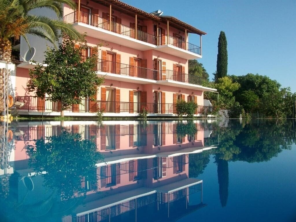 Отель Aronis Apartments апартаменты