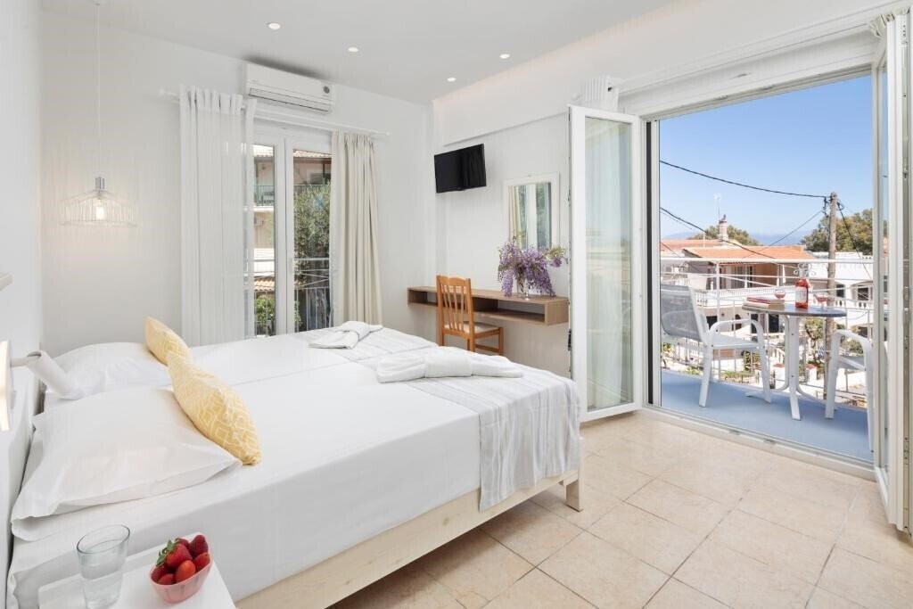 Фотография Bella Vista Beach Hotel 2*