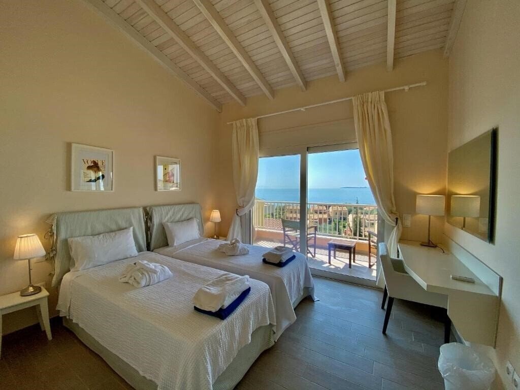 Фото La Riviera Barbati Seaside Apartments 4*