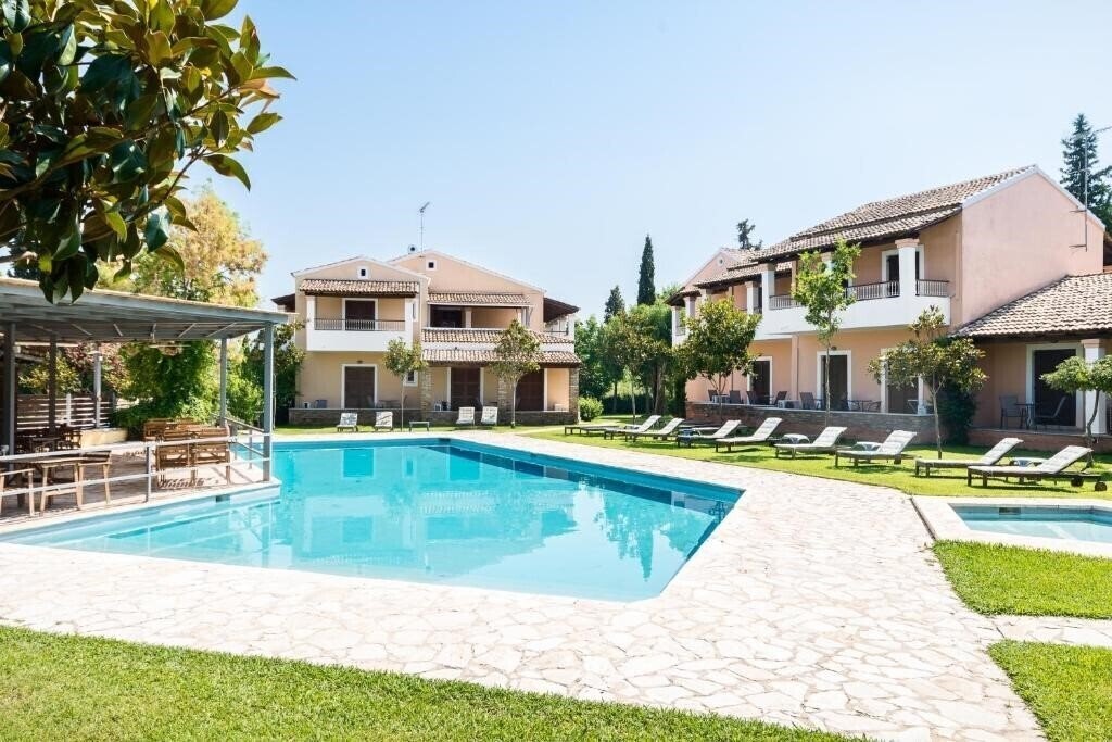 Отель Folies Corfu Town Apartments 3*
