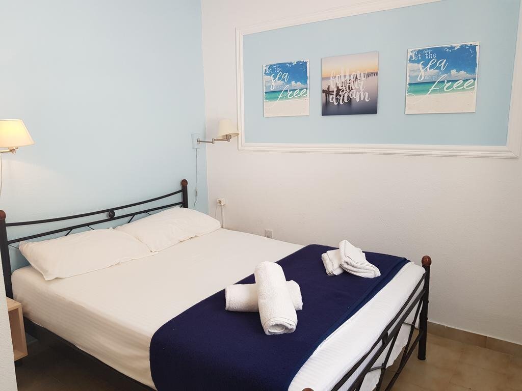 Картинка Glyfada Beach Menigos Resort Villa вилла