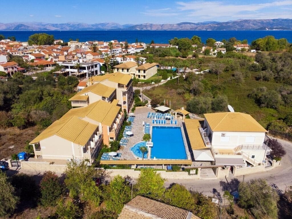 Отель Kavos Plaza Hotel 3*